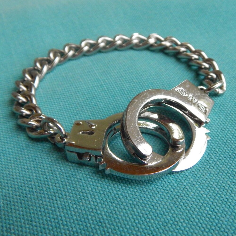 HANDCUFFS BRACELET w/CHAIN - STAINLESS STEEL